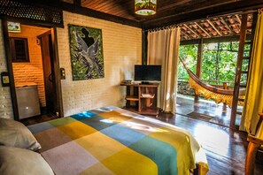 Minibar, caja de seguridad en la habitación y cortinas blackout