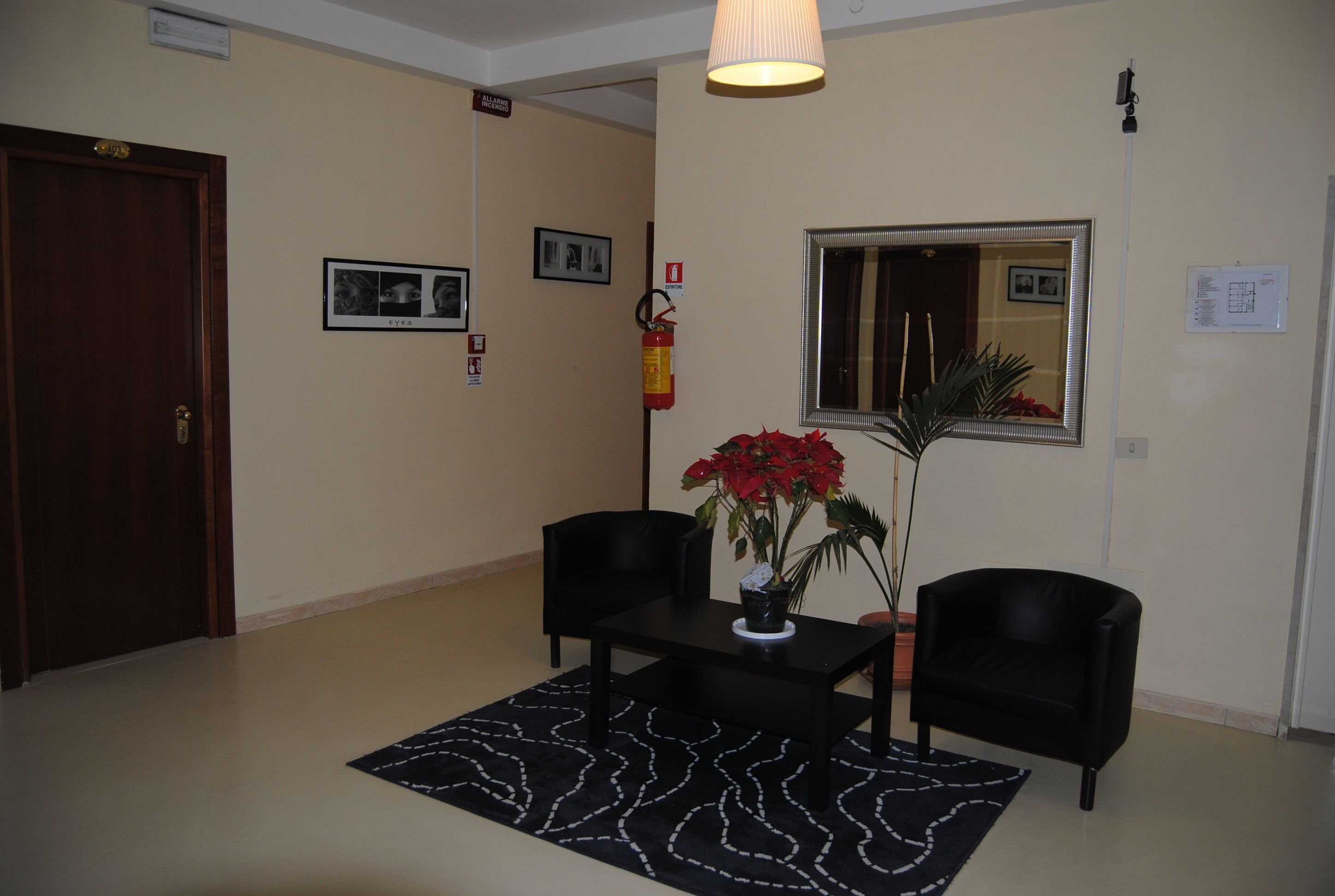 Coin salon dans le hall