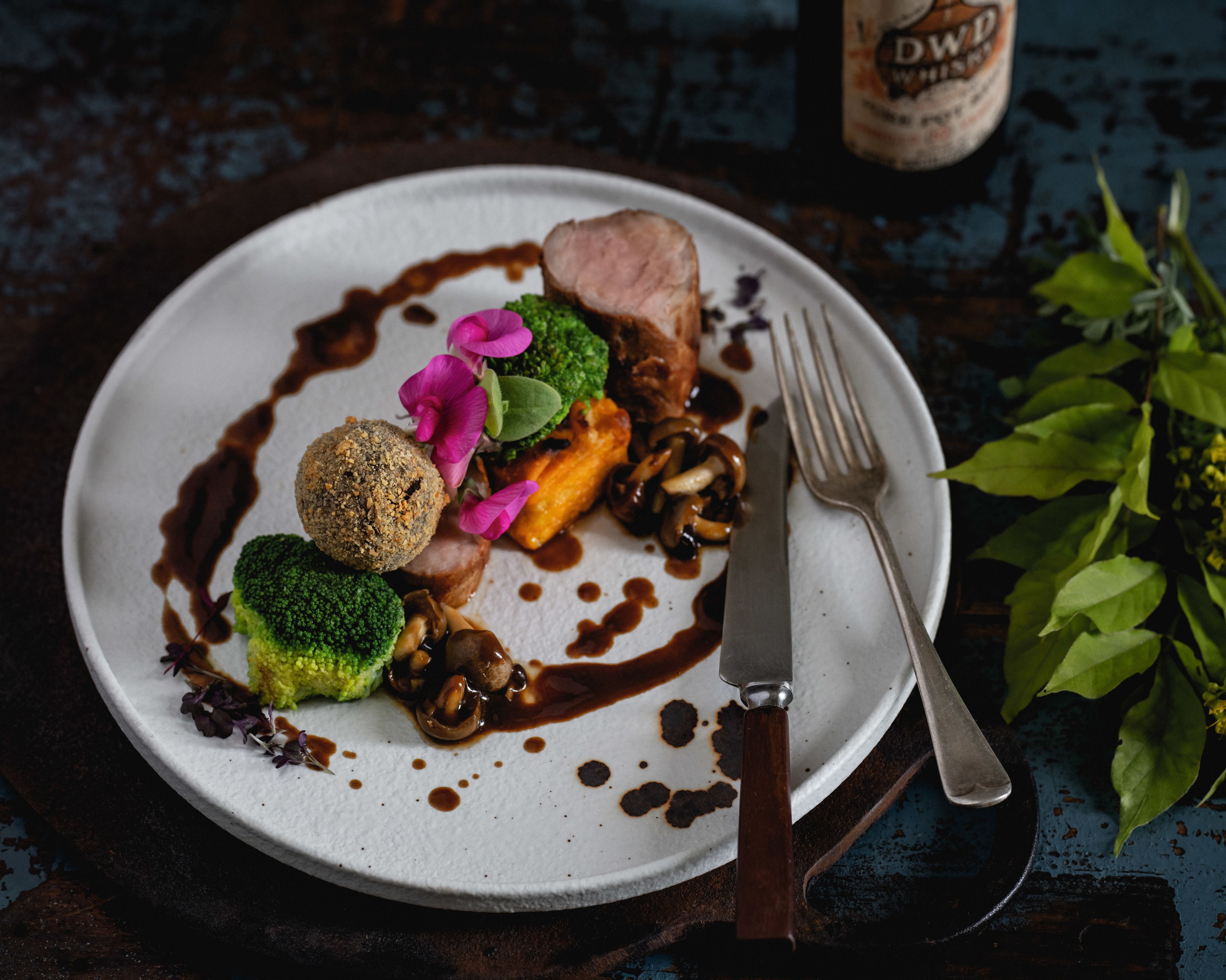 lunch and dinner served, modern european cuisine