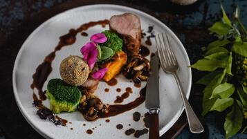 Lunch and dinner served, Modern European cuisine