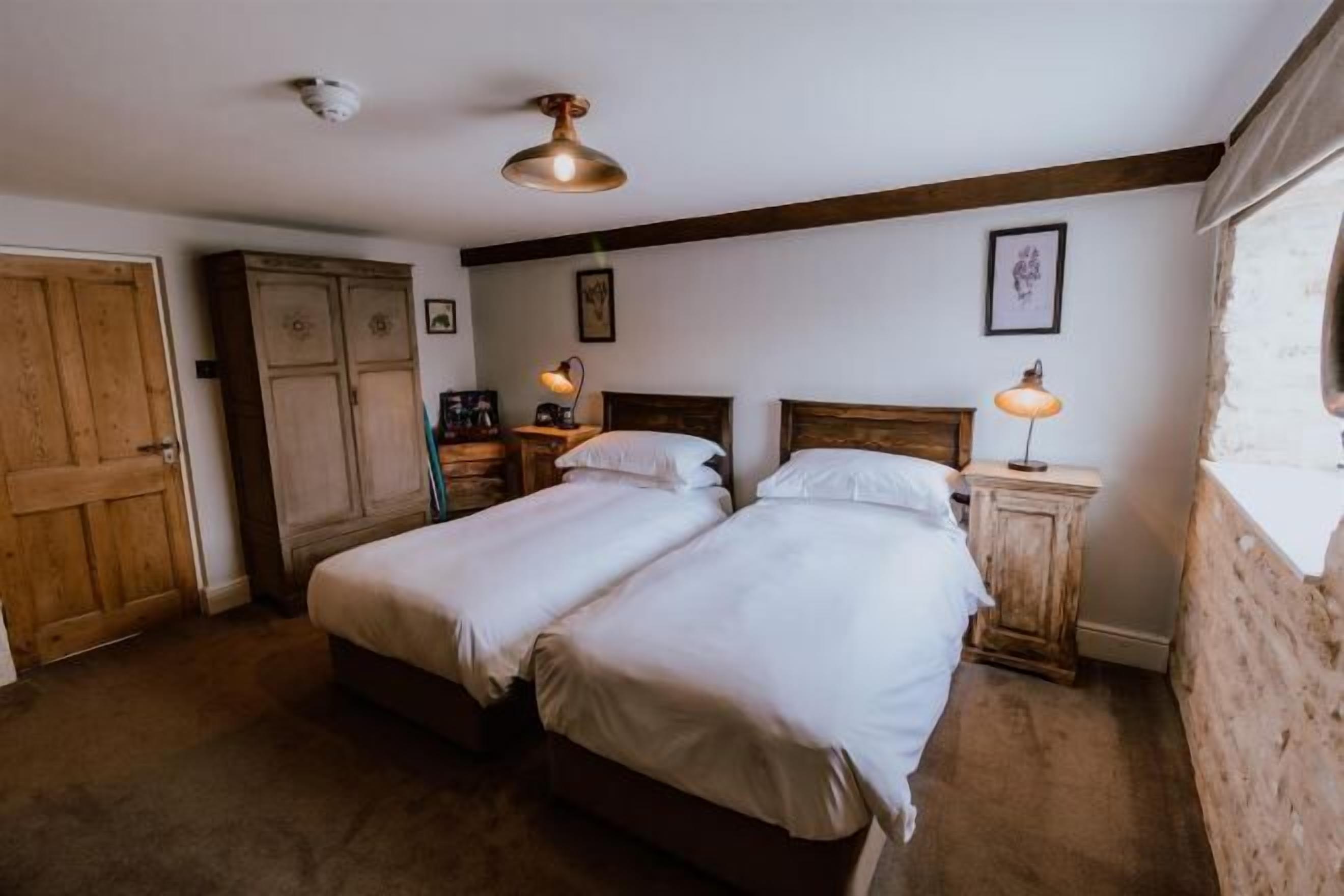 Premium bedding, individually decorated, individually furnished, desk