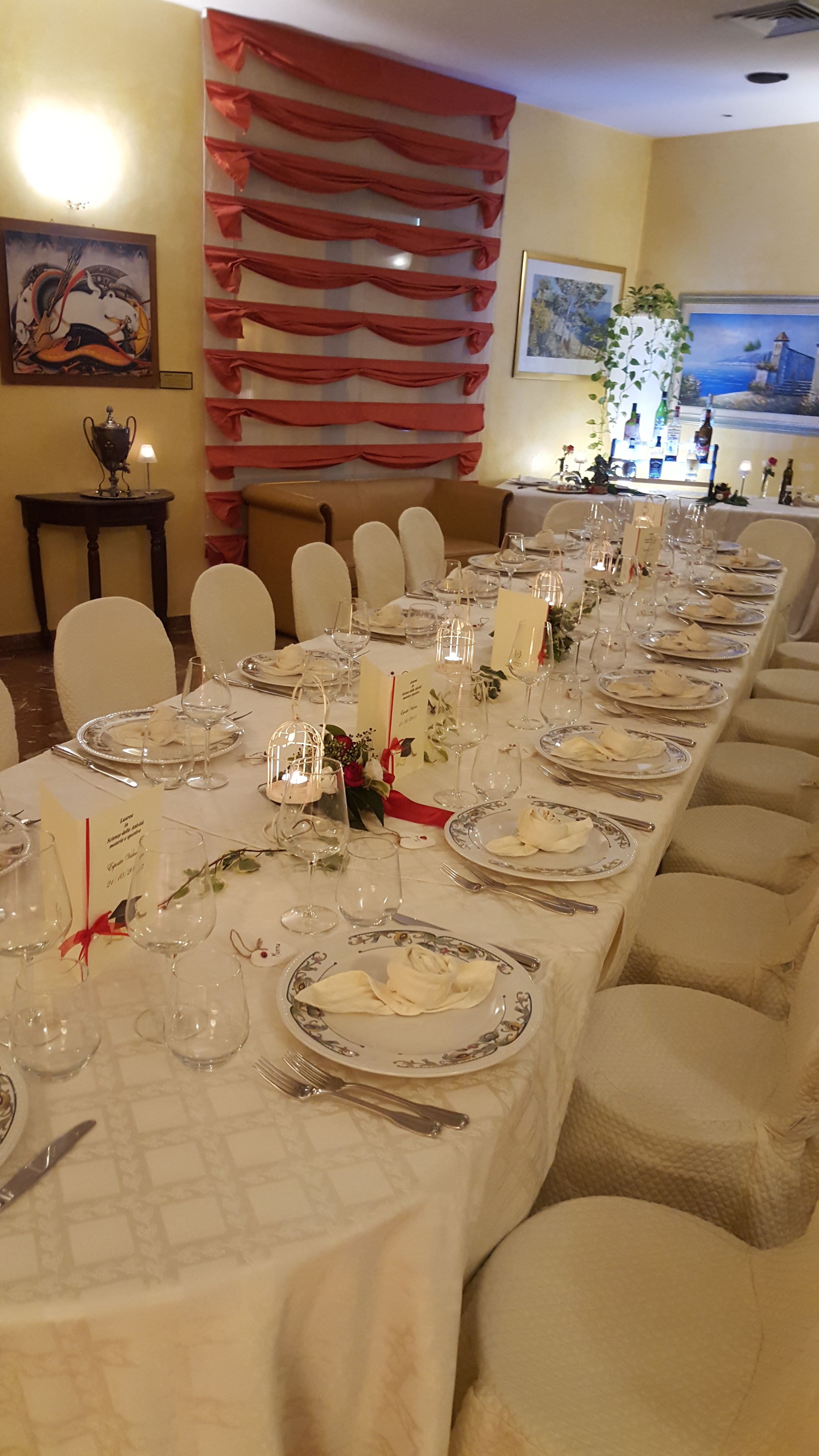 lunch and dinner served, italian cuisine