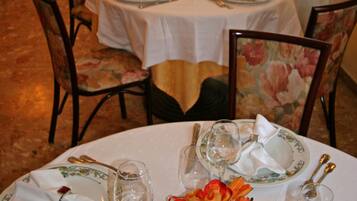 Mittagessen und Abendessen, italienische Küche