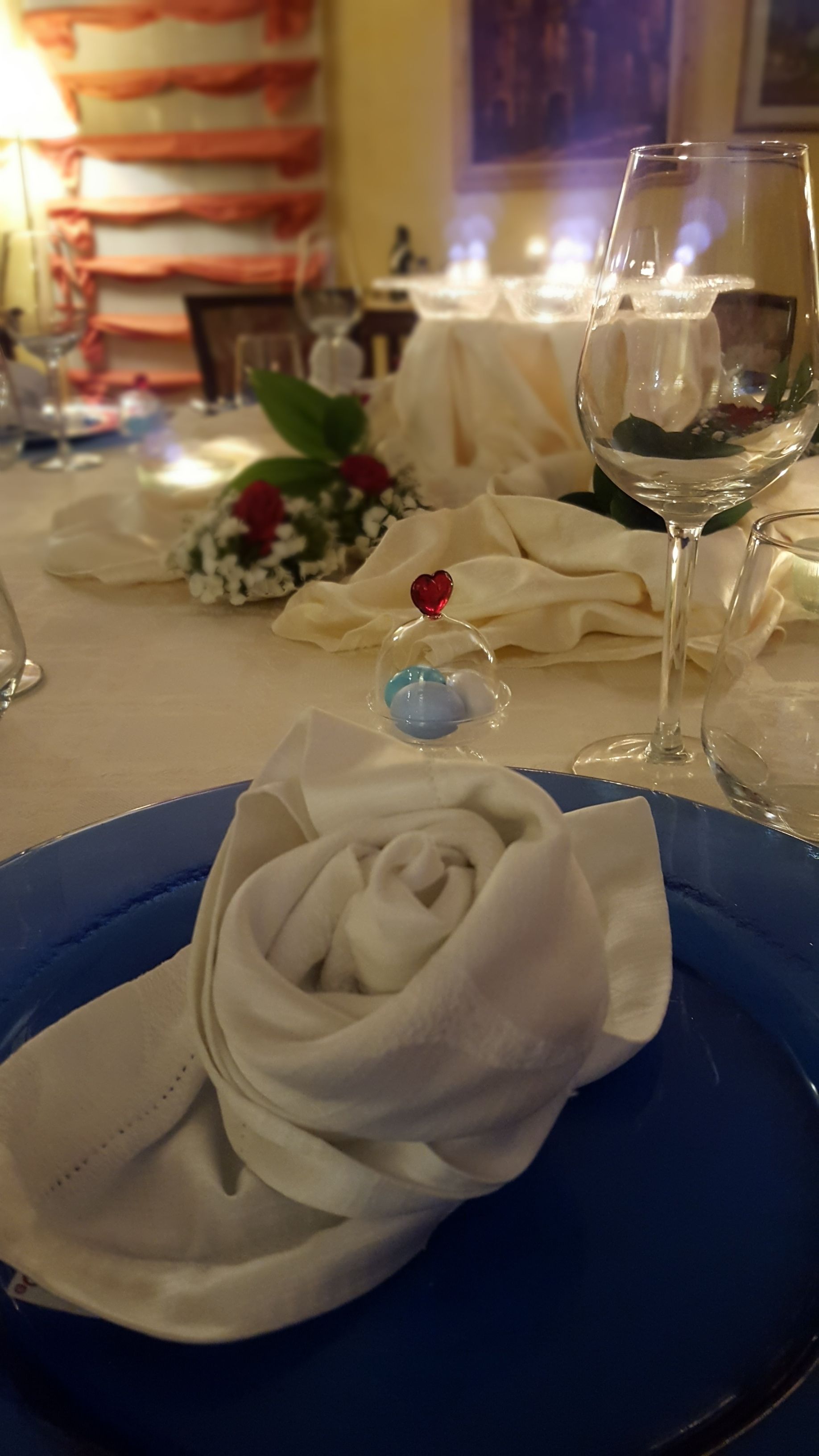 lunch and dinner served, italian cuisine