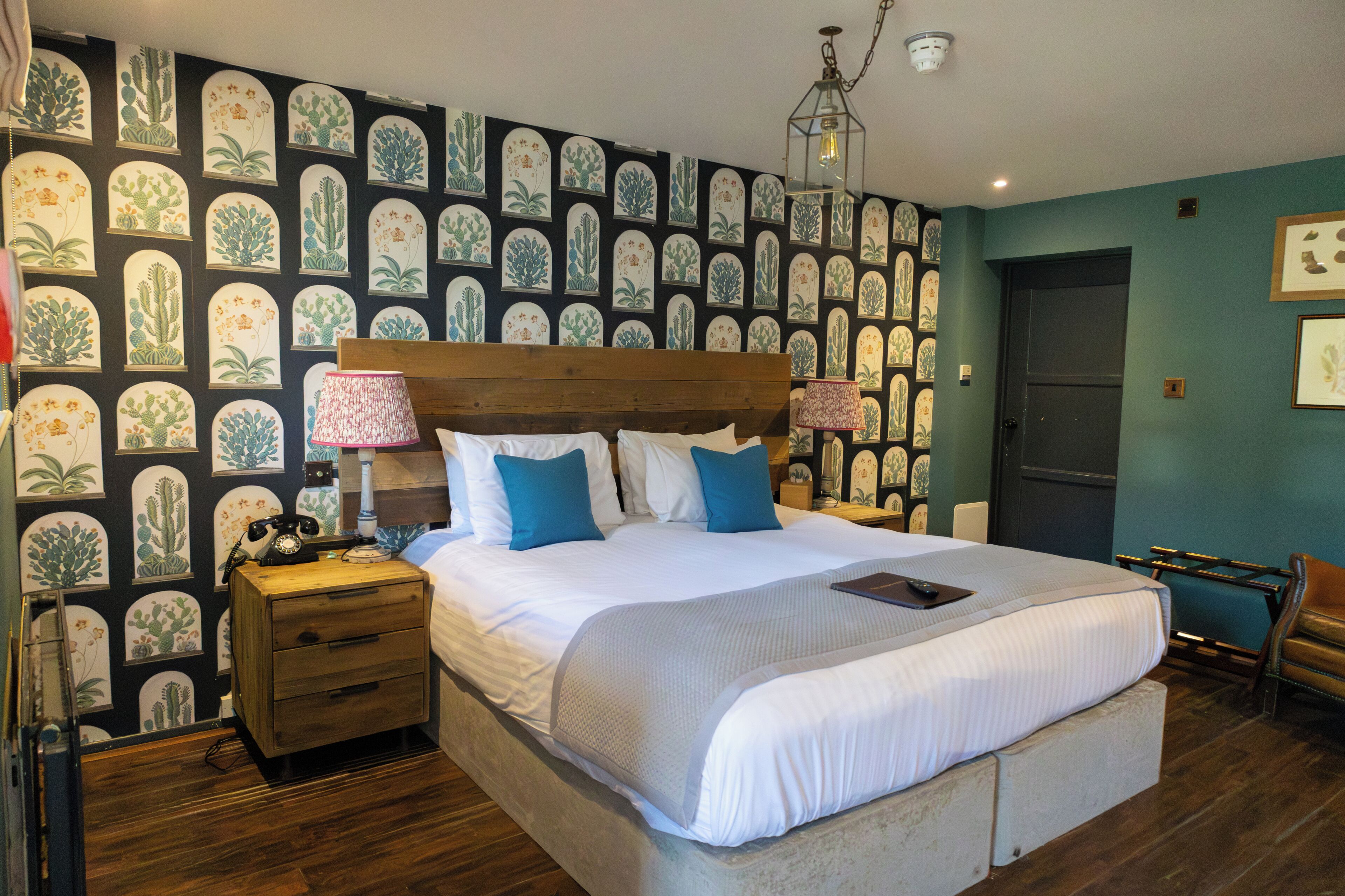 Comfort Double Room | Premium bedding, desk, iron/ironing board, free WiFi