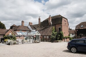 บริเวณภายนอก