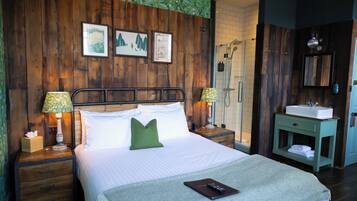 Superior Double Room | Premium bedding, desk, iron/ironing board, free WiFi