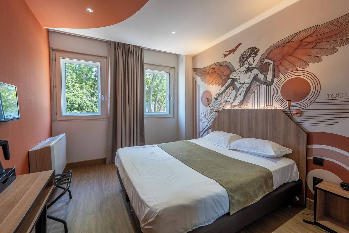Comfort Double Room (avec Douche) | Desk, soundproofing, free WiFi, bed sheets