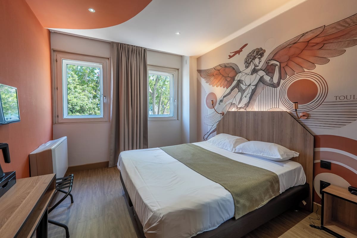 Kahden hengen comfort-huone (avec Douche) | Työpöytä, äänieristys, ilmainen Wi-Fi, vuodevaatteet