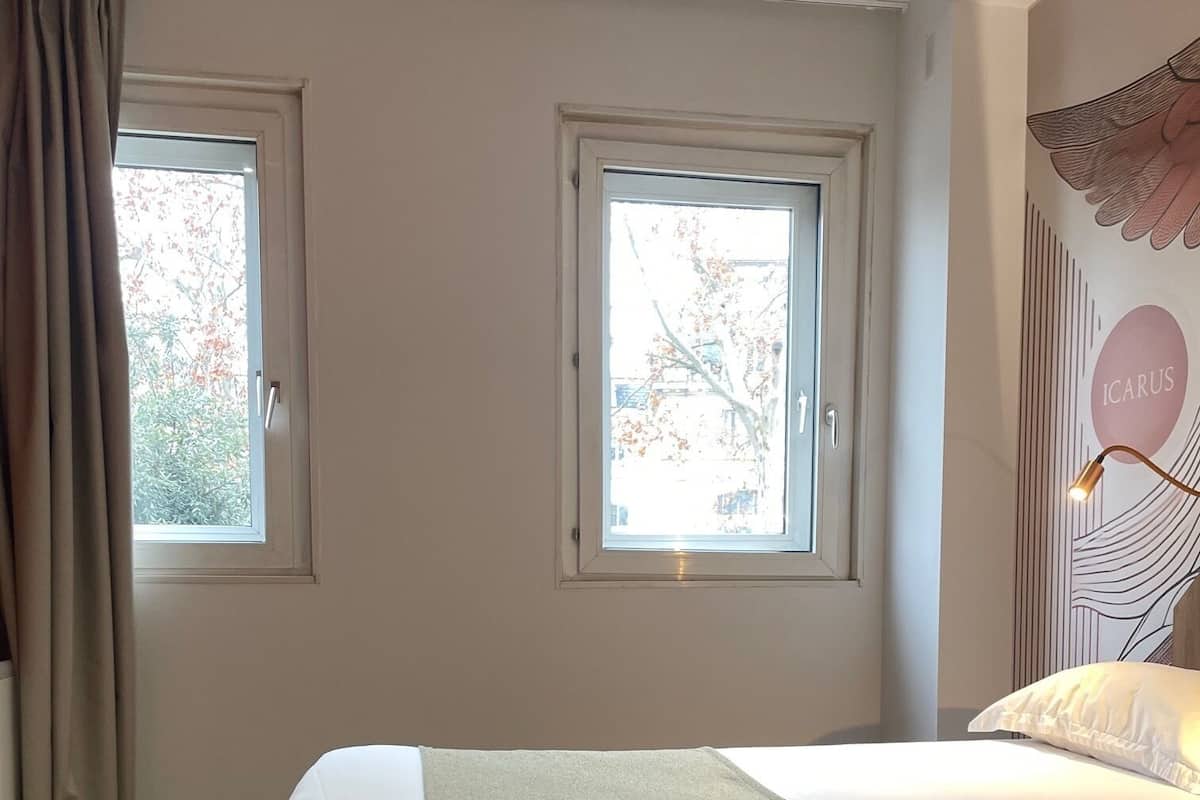 Comfort Double Room (avec Douche) | Desk, soundproofing, free WiFi, bed sheets