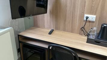 Comfort tweepersoonskamer (avec Douche) | Een bureau, geluiddichte muren, gratis wifi, beddengoed