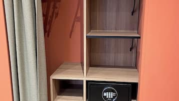 Superior tweepersoonskamer | Een bureau, geluiddichte muren, gratis wifi, beddengoed