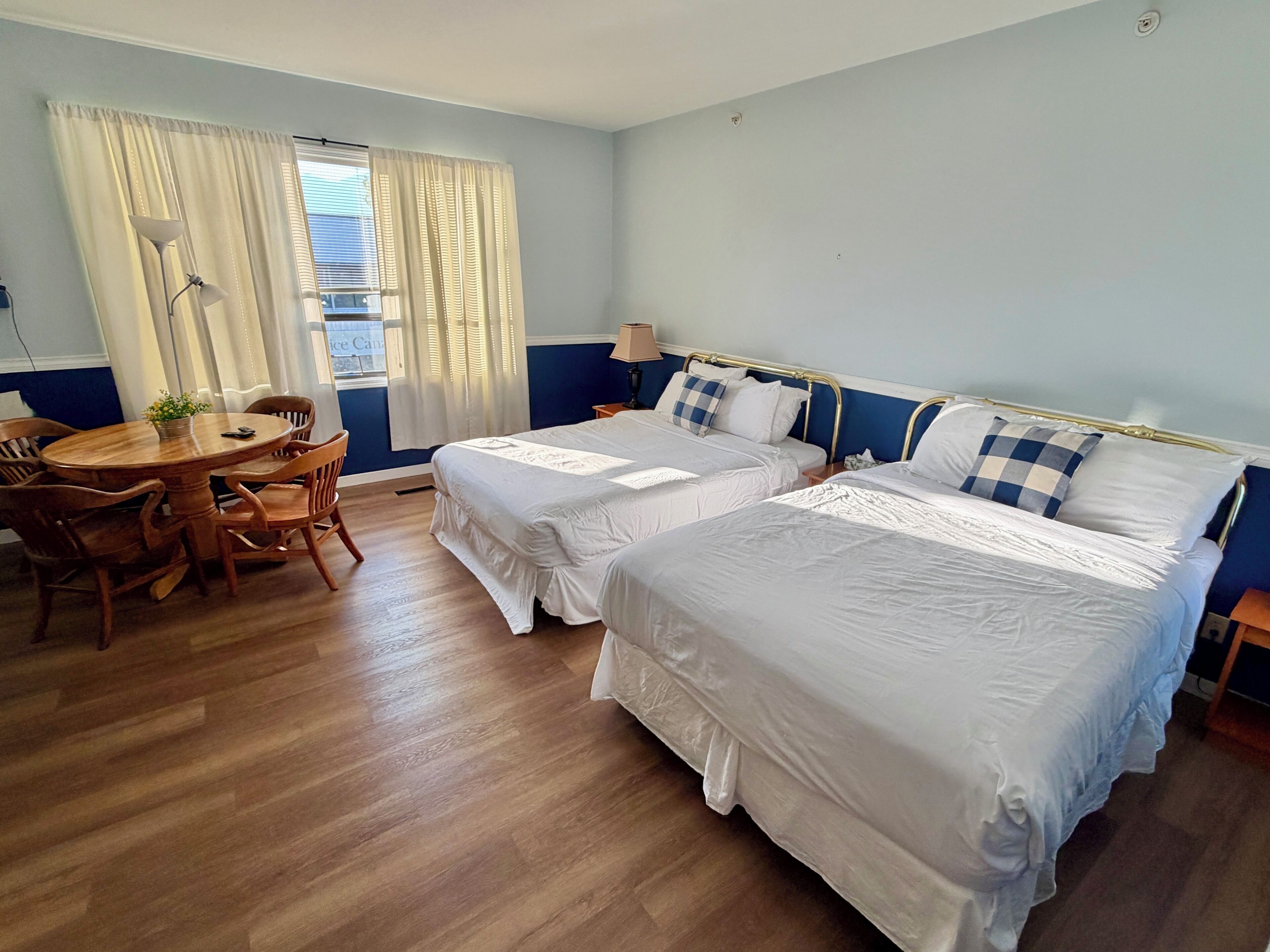 Comfort Room, Multiple Beds
