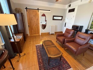 Romantic Suite, 1 King Bed (Antique) | Living area - Richca Heritage Hotel (Chilliwack)