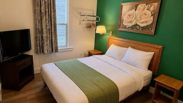 Comfort Room, 1 Queen Bed | Desk, iron/ironing board (on request), WiFi (free), bed sheets