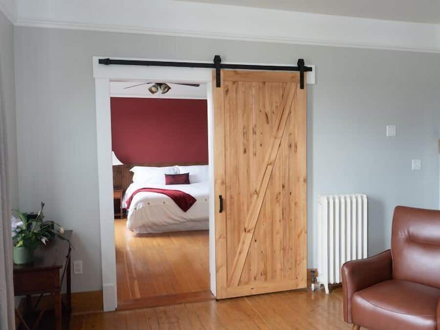 Suite royale | Bureau, fer et planche à repasser, accès au Wi-Fi (inclus)