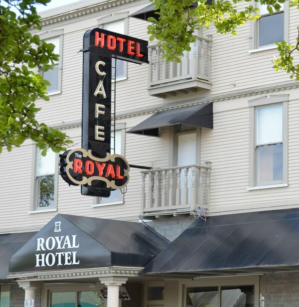 Royal Hotel - Chilliwack