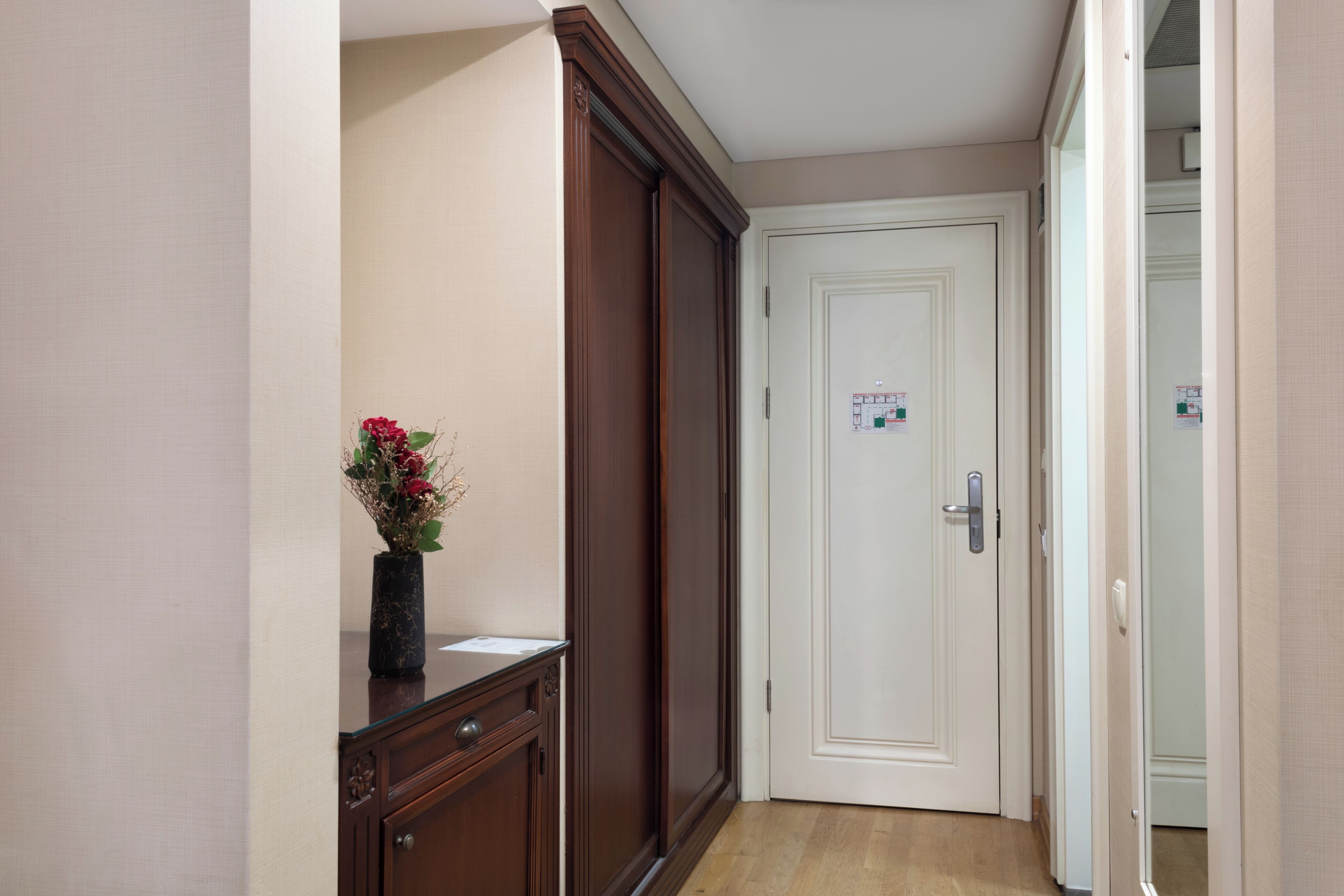 1 bedroom, egyptian cotton sheets, premium bedding, down duvets