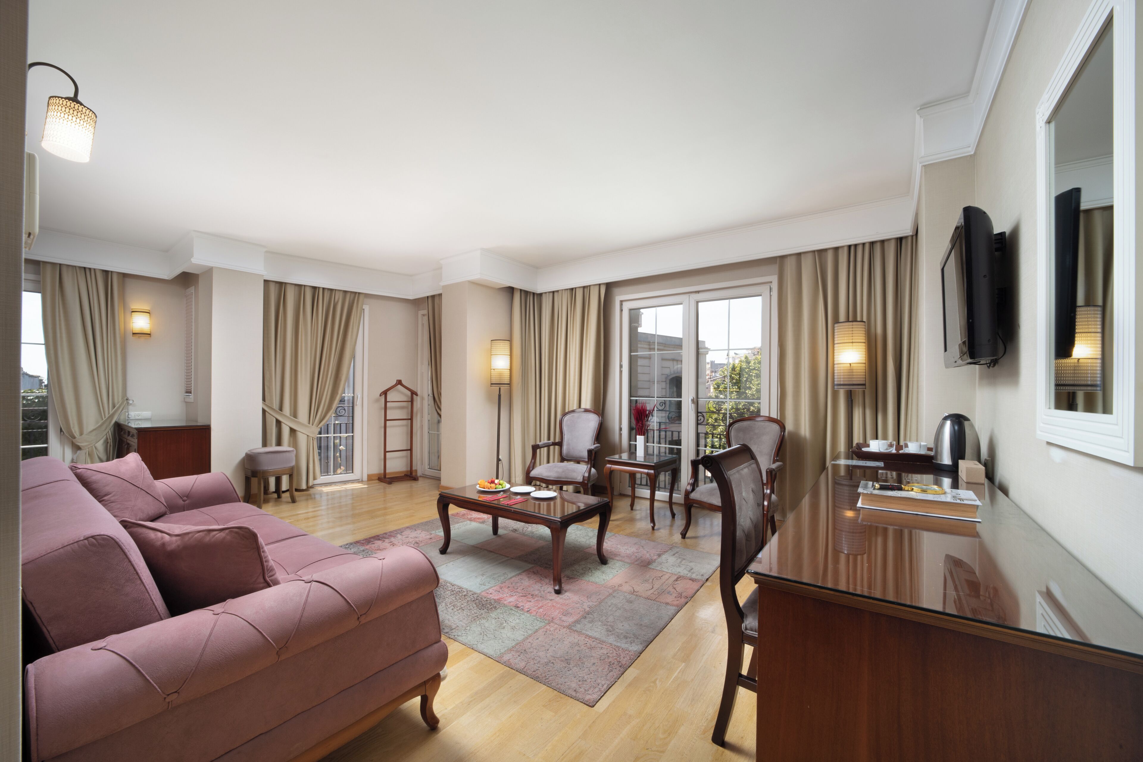 family room | street view