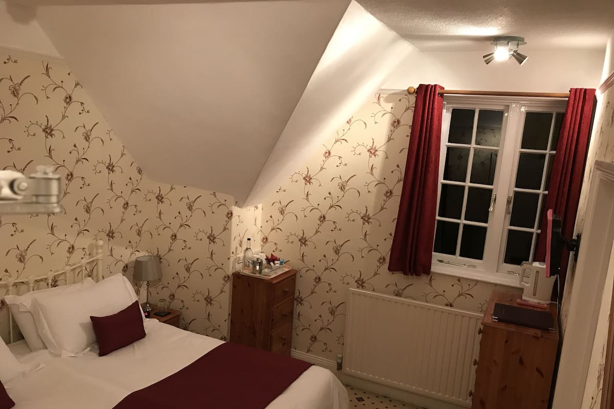 Double Room, Ensuite (Superking-River View) | Room amenity