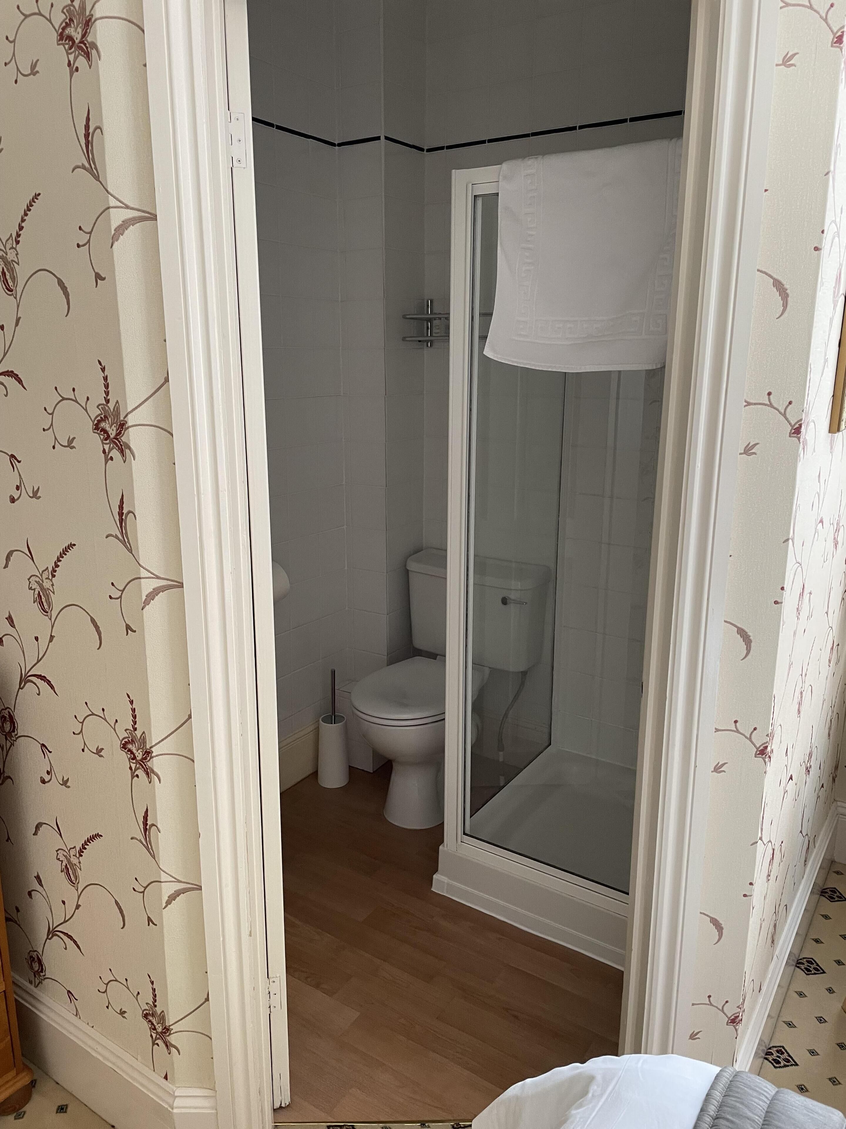 Dobbeltrom, eget bad (Side River View) | Bad