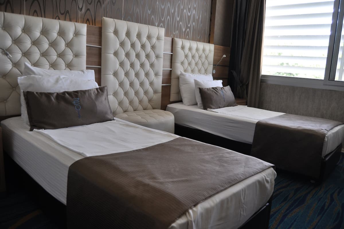 1 bedroom, premium bedding, minibar, in-room safe