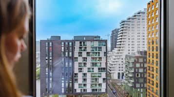 標準客房, 1 張特大雙人床 (High Floor) | 1 間臥室、低過敏寢具、迷你吧、客房內保險箱