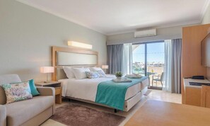 Iron/ironing board, free cribs/infant beds - The Navigator - Solaqua (Albufeira)