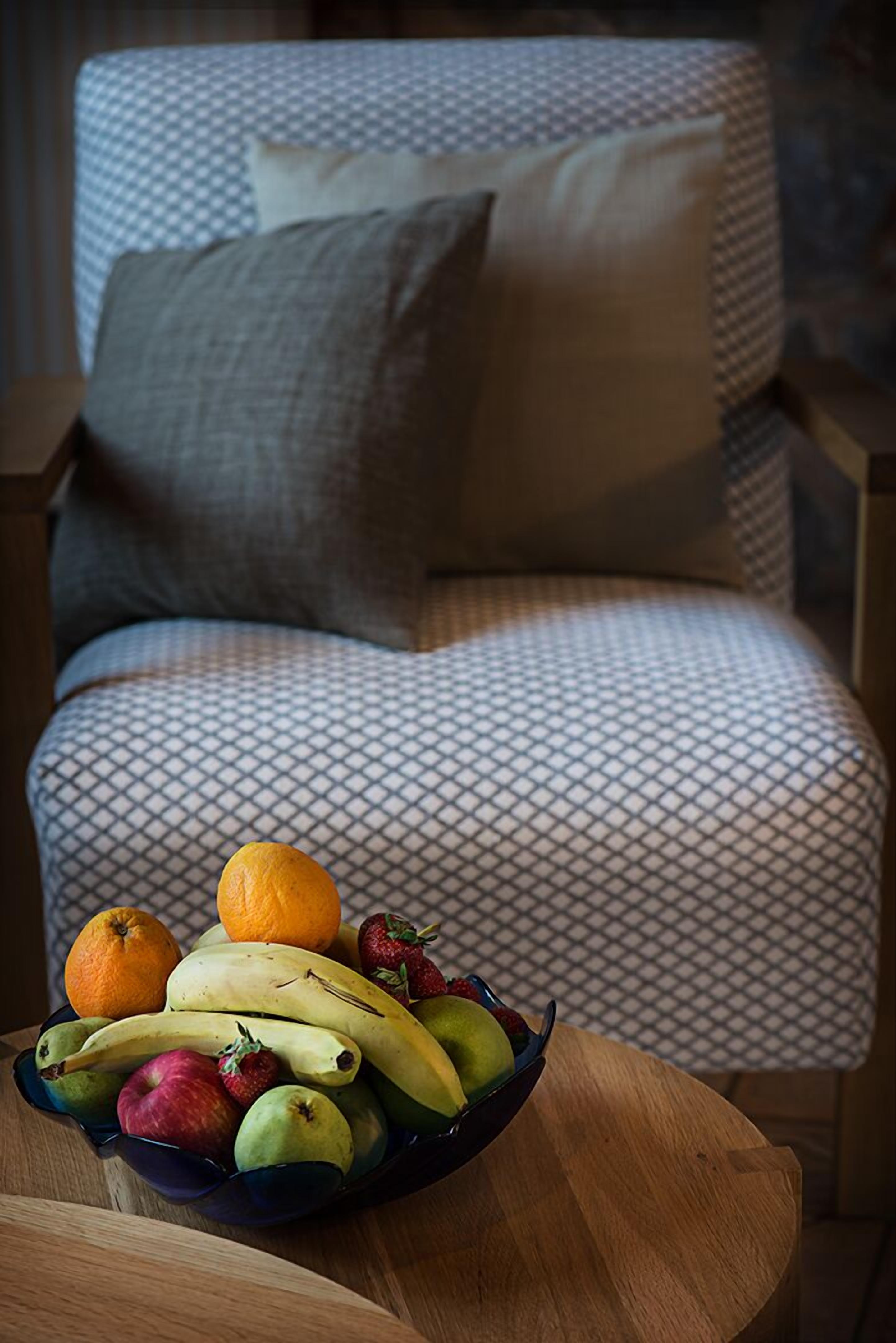 suite, balcony, sea view | living area | 32-inch flat-screen tv with digital channels, tv