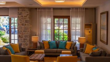 2 bares o lounges, bar junto a la alberca