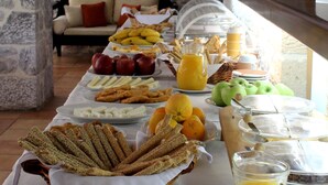 Daily buffet breakfast for a fee - Kastro Maini (East Mani)