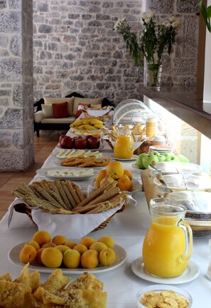 Daily buffet breakfast (EUR 8 per person) - Kastro Maini (East Mani)