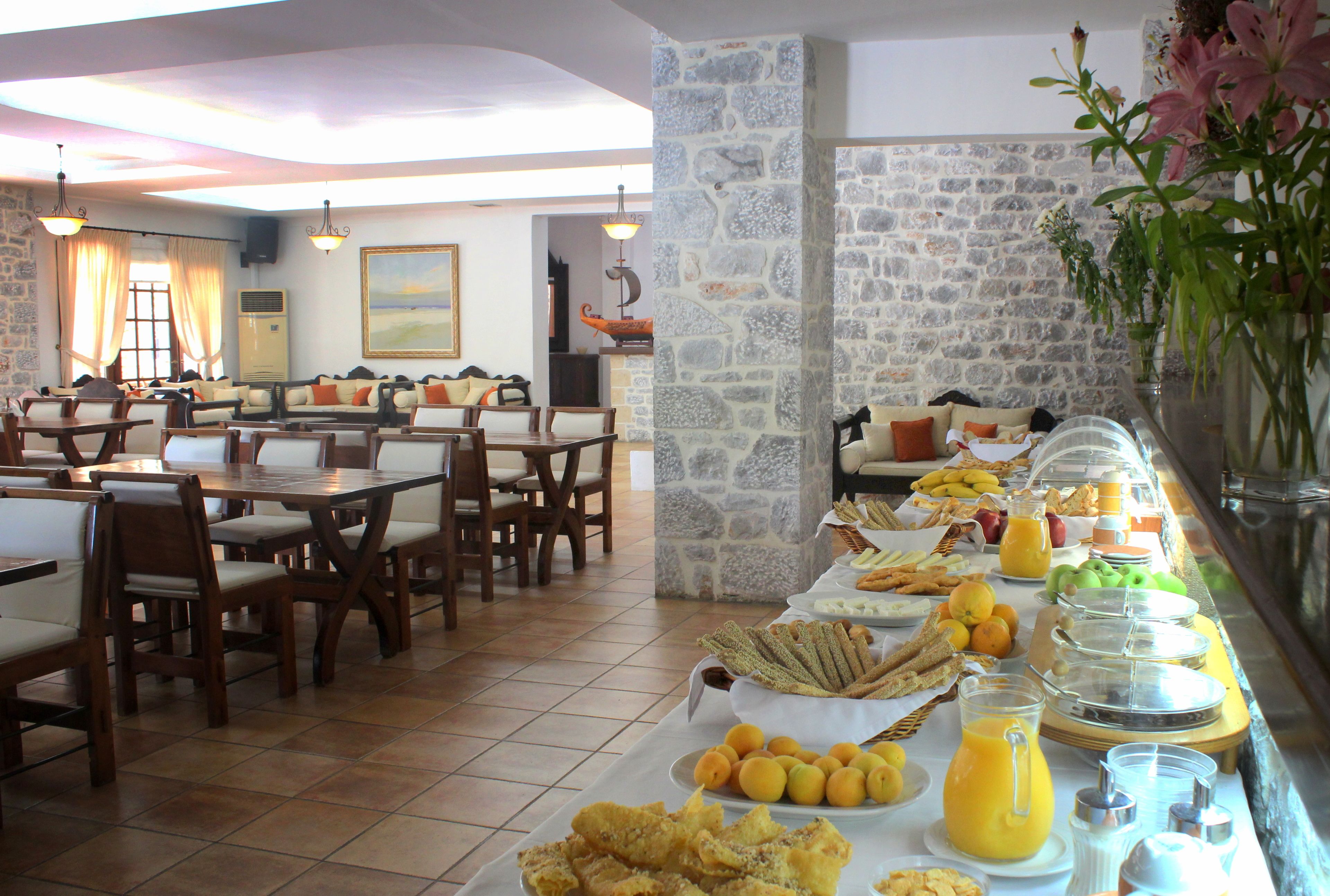 Daily buffet breakfast for a fee