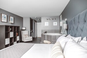 Ropa de cama de alta calidad y escritorio