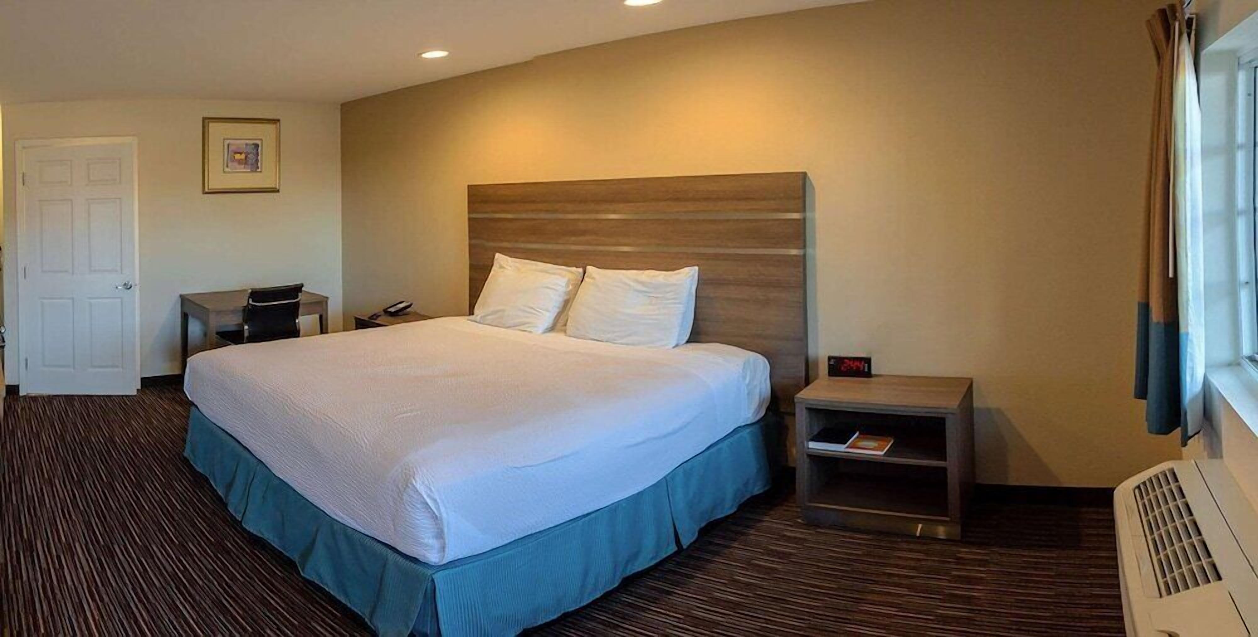 Desk, soundproofing, cots/infant beds, rollaway beds