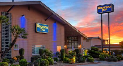 Rodeway Inn Near University-Gateway to Yosemite