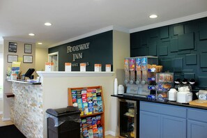 Lobby - Rodeway Inn Near University-Gateway to Yosemite (Merced)