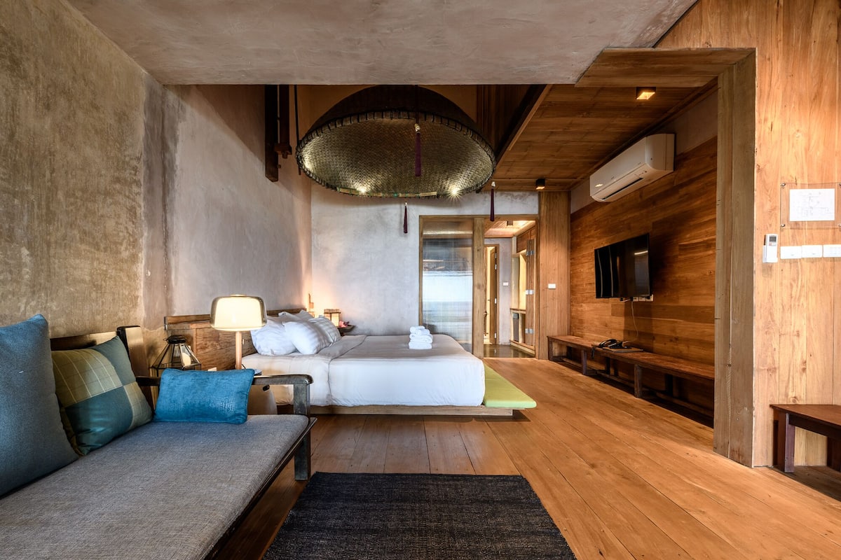 1 bedroom, free minibar, blackout curtains, free wifi