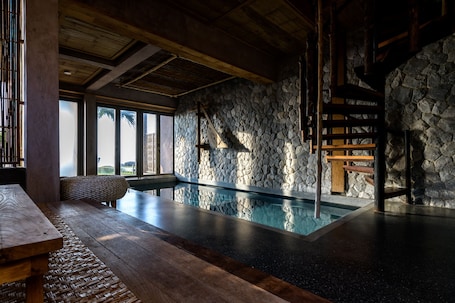 Duplex 2BR Beachfront Suite with Indoor Pool | Free minibar, blackout drapes, free WiFi, bed sheets