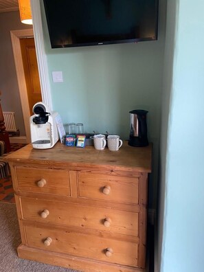 Ropa de cama hipoalergénica, tabla de planchar con plancha, wifi gratis