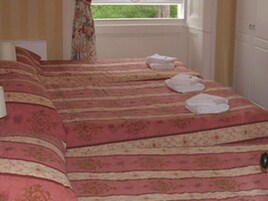 Standard Süit, Özel Banyo (3 x Singles - first floor)