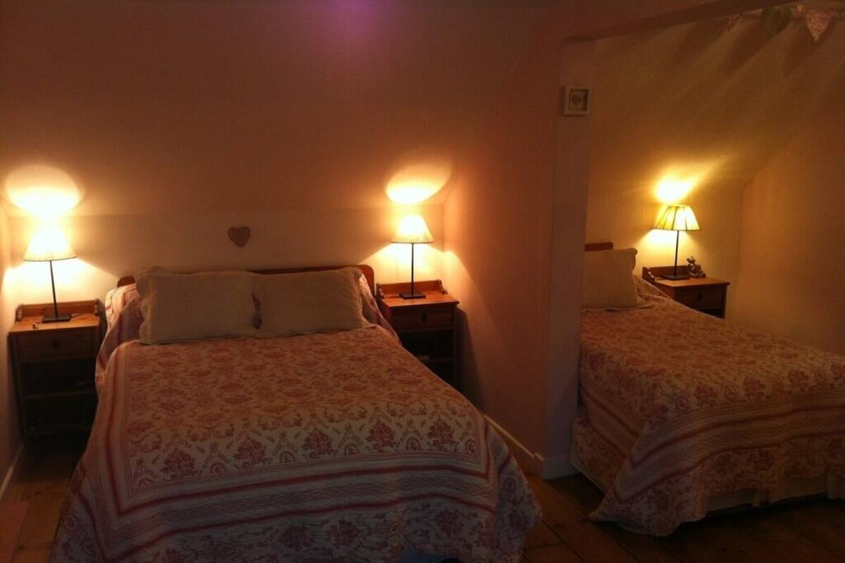 Suite, Ensuite (Sleep 2 adults+2 children)