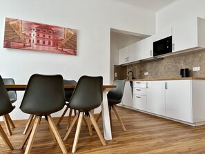 Apartamento, 3 quartos, 2 banheiros (incl. Cleaning Fee 35€) | Cozinha privada | Cafeteira/chaleira