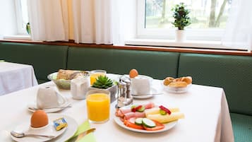 Daily buffet breakfast (EUR 9 per person)