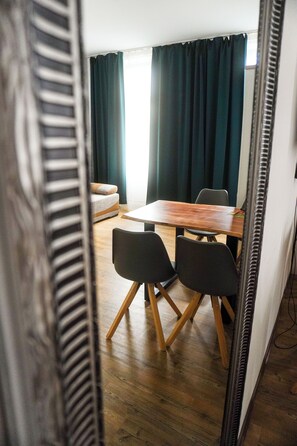 Lejlighed - 1 soveværelse (incl. 35€ Cleaning Fee) | Pengeskab på værelset, mørklægningsgardiner, gratis baby-/barnesenge