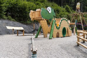 Children’s play area – outdoor
