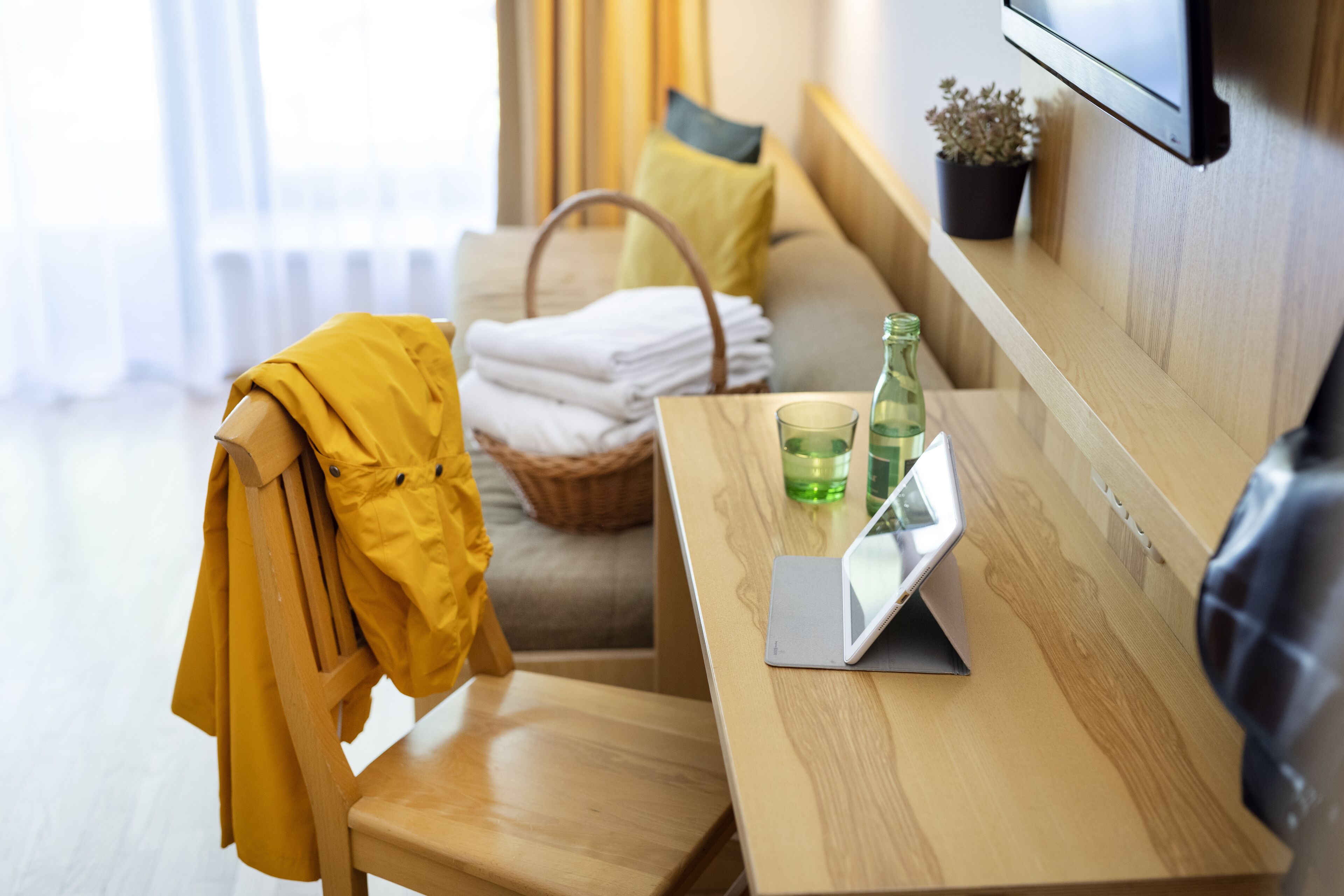 hypo-allergenic bedding, in-room safe, individually decorated