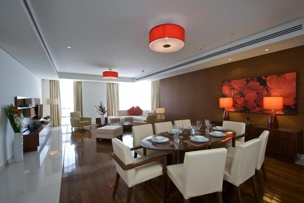 Premier Apartment, 3 Bedrooms | Living area