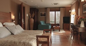 1 sovrum, allergitestade sängkläder, duntäcken och memory foam-madrasser