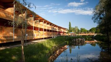 Fachada de la propiedad